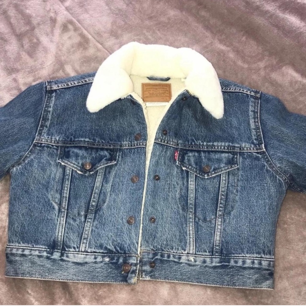 Levi's cropped denim jacket